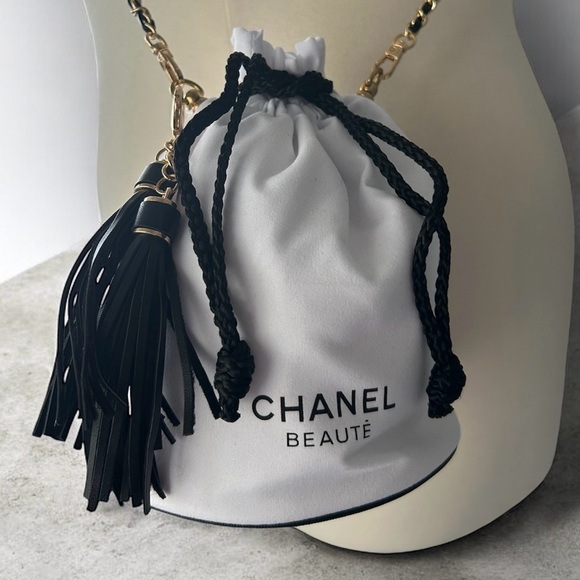 Chanel Beauté White & Black Drawstring Bag Converted to Crossbody - Picture 3 of 8